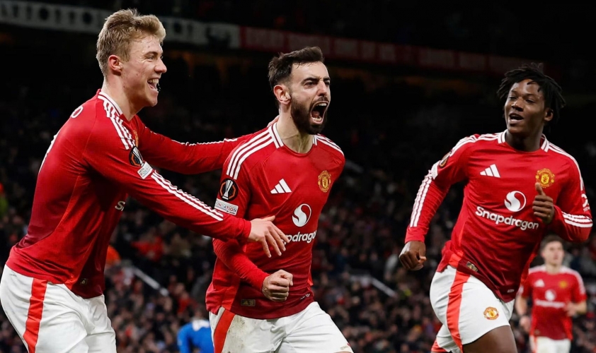 Manchester United vượt qua Rangers nhờ bàn thắng phút bù giờ của Bruno Fernandes