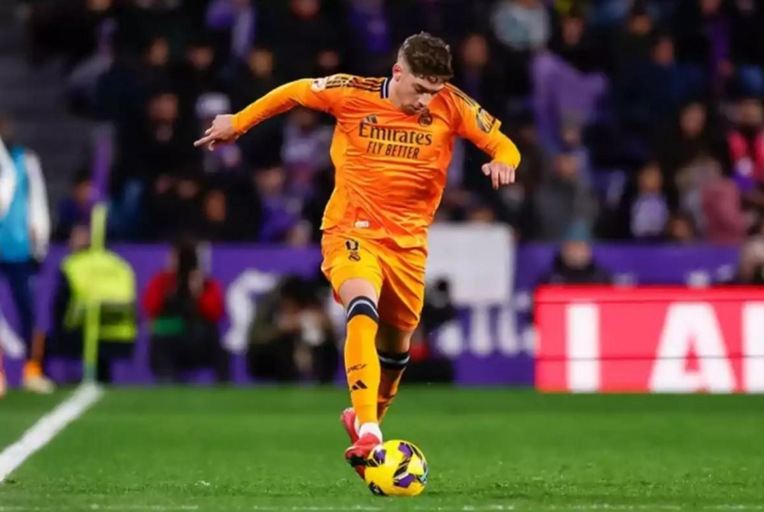 Valverde tỏa sáng rạng ngời dù thi đấu trong đau đớn, dẫn Real Madrid đến chiến thắng 3-0 trước Valladolid