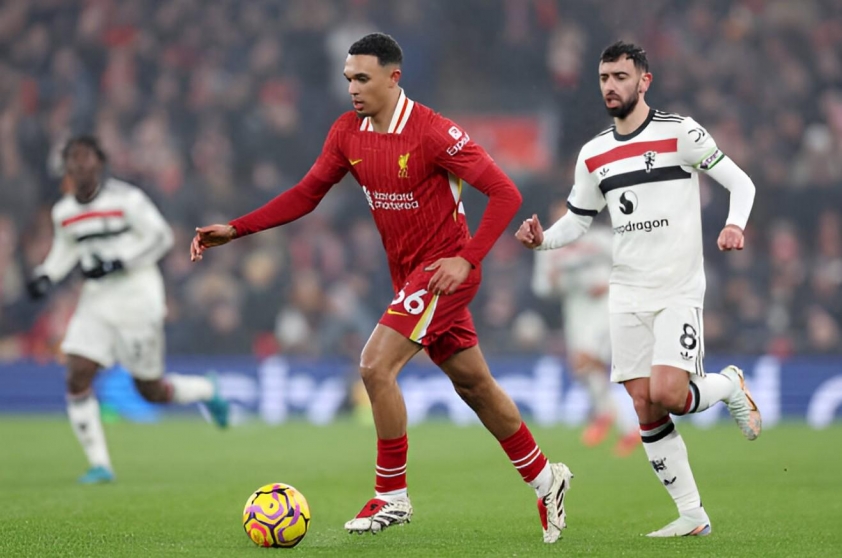 Hậu vệ Liverpool Alexander-Arnold được bảo vệ sau màn trình diễn kém cỏi, tin đồn chuyển nhượng không ảnh hưởng đến phong độ