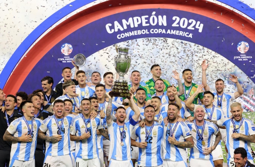 Messi: Huyền thoại vẫn tiếp tục tỏa sáng
