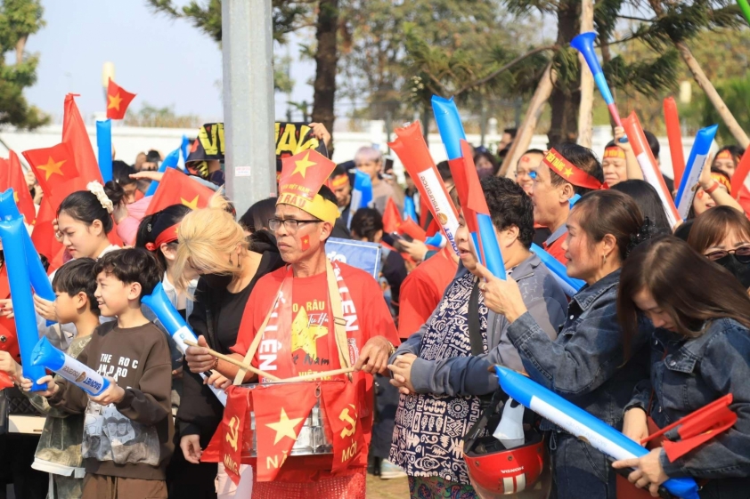 Đón chào anh hùng Những khoảnh khắc xúc động trong ngày ĐT Việt Nam trở về sau chiến thắng AFF Cup 2024