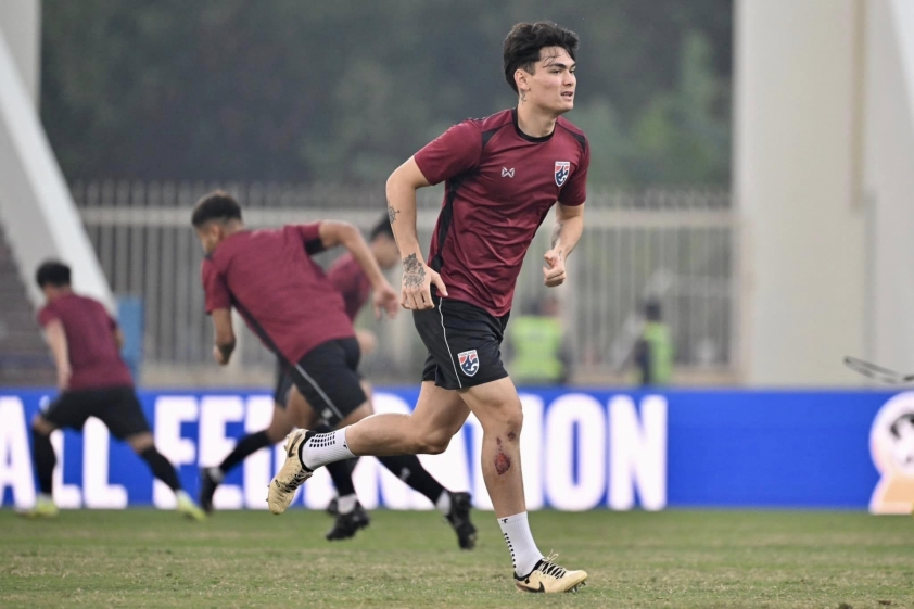 Thái Lan lo lắng chấn thương trung vệ trụ cột trước trận chung kết AFF Cup
