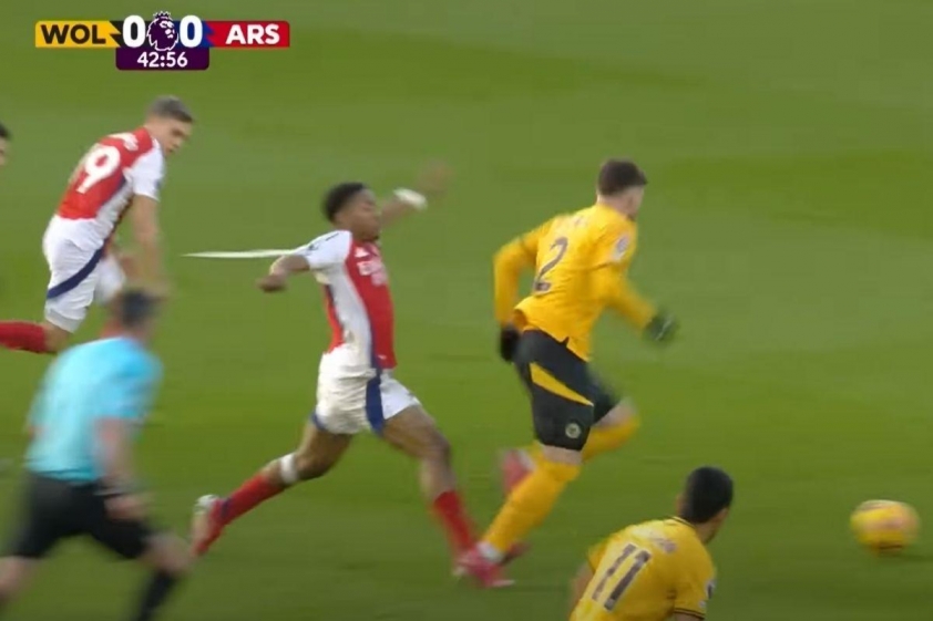 Thẻ Đỏ Gây Tranh Cãi: Arsenal Vượt Ải Wolves Dù Thiếu Người