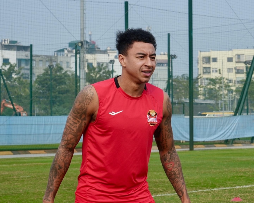 Huyền thoại Jesse Lingard cùng FC Seoul tập huấn tại Việt Nam: Hòa giải hay đối đầu?