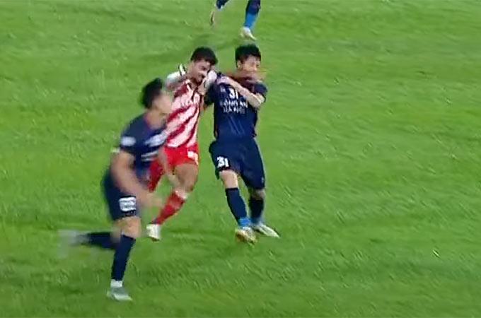 CAHN xuất sắc đánh bại Kuala Lumpur, tiến vào bán kết Shopee Cup 2024/25