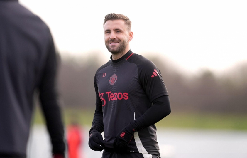 Luke Shaw trở lại tập luyện cùng Man Utd, giải pháp cho hàng thủ thiếu chắc chắn?