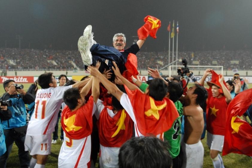 ĐT Việt Nam Vô Địch AFF Cup 2024 Lời Chúc Mừng Từ Cựu Thuyền Trưởng Henrique Calisto