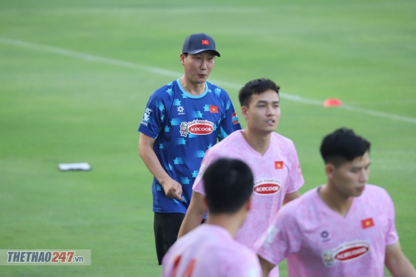 ĐT Việt Nam chuẩn bị cho vòng loại Asian Cup 2027: Những sự vắng mặt đáng tiếc và cơ hội cho tân binh
