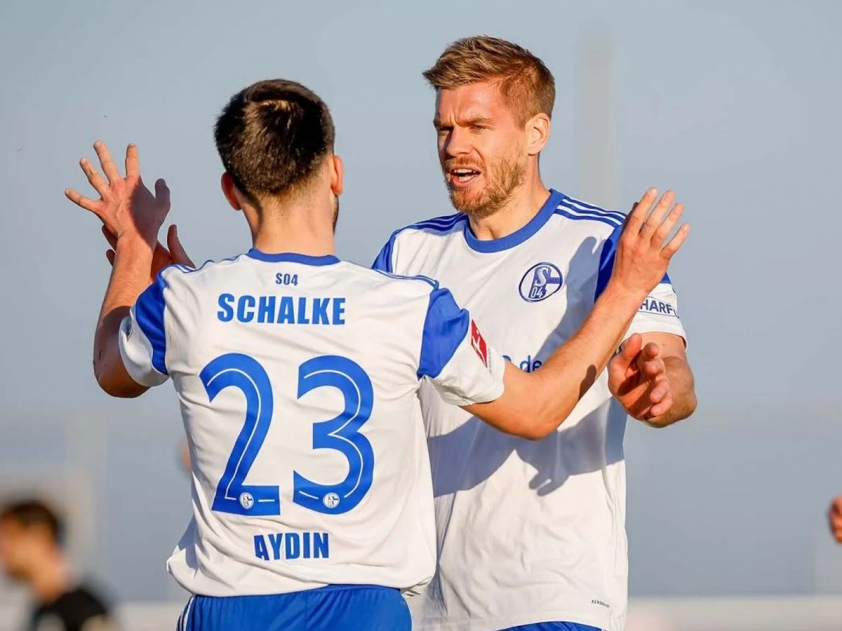 Zurich và Schalke Giao Hữu Khởi Động Năm Mới Hứa Hẹn Sự Cân Đẳng