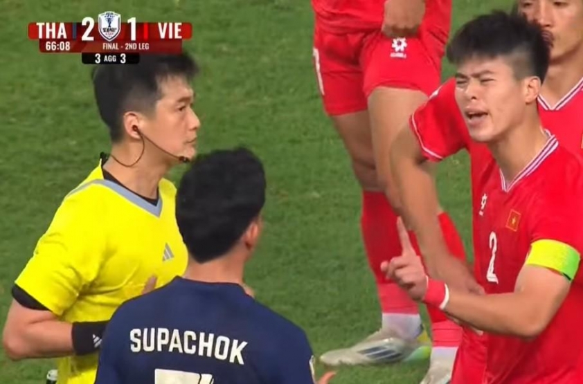 Đội trưởng Đỗ Duy Mạnh lên tiếng về bàn thắng thiếu fair-play của ĐT Thái Lan, khẳng định tinh thần kiên cường của ĐT Việt Nam