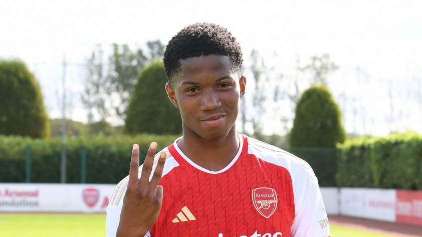 Manchester United nhắm đến tài năng trẻ Arsenal tiếp theo sau Ayden Heaven