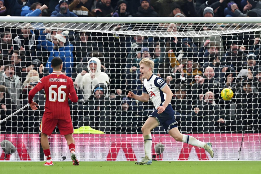 Tottenham cầm chân Liverpool trên sân nhà, giành lợi thế trước lượt về Carabao Cup