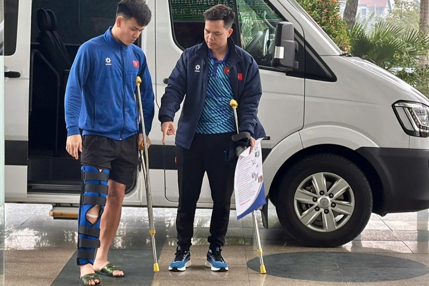 Hậu vệ Hồ Tấn Tài hồi phục tốt, đón Tết cùng gia đình sau ca phẫu thuật dây chằng