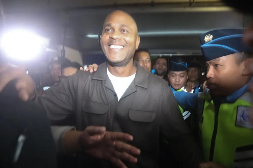HLV Patrick Kluivert và ê-kíp Hà Lan chính thức dẫn dắt Đội tuyển Indonesia