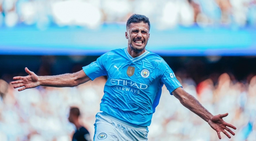 Rodri bất ngờ trở lại danh sách thi đấu Champions League của Man City
