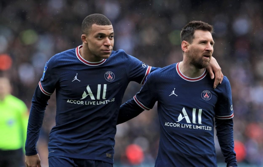 Chủ tịch PSG Nasser Al-Khelaifi đối mặt điều tra tại Pháp, Qatar đe dọa rút vốn