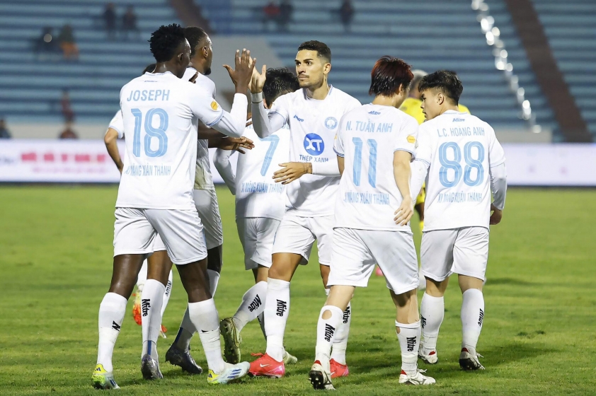 V-League 2024/25: 11 Cầu Thủ Bị Treo Giò, Thể Hiện Cạnh Tranh Khốc Liệt Và Vấn Đề Bạo Lực