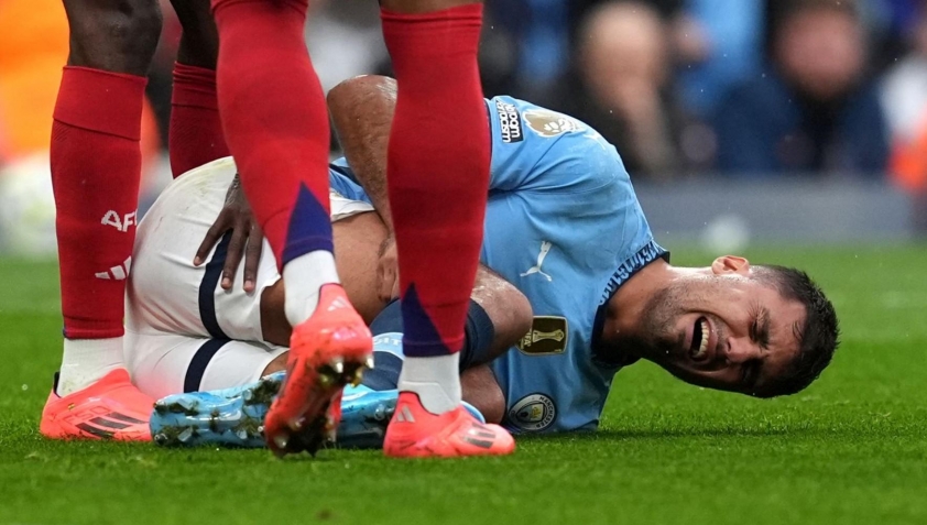 Rodri bất ngờ trở lại danh sách thi đấu Champions League của Man City