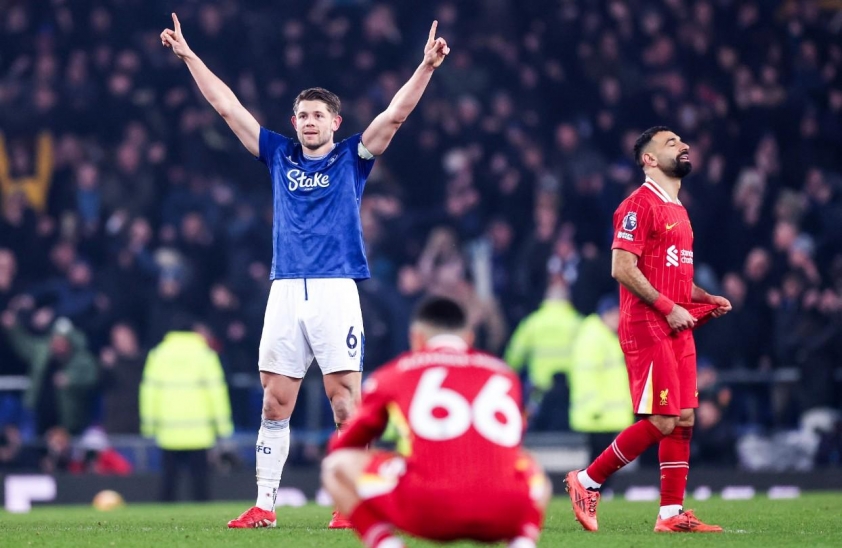 Drama tại Merseyside Derby: Liverpool bị cầm hòa, HLV Slot bị đuổi, và những hệ lụy