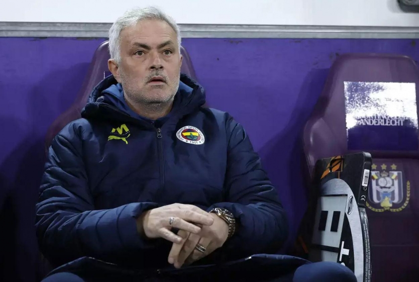 Mourinho đối mặt án phạt nặng vì phát ngôn gây tranh cãi sau trận derby Thổ Nhĩ Kỳ