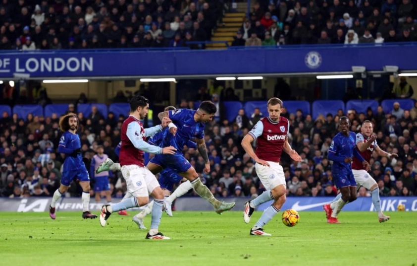 Enzo Fernandez: Chiếc Quần Và Khoảnh Khắc Kỳ Lạ Trên Sân Stamford Bridge
