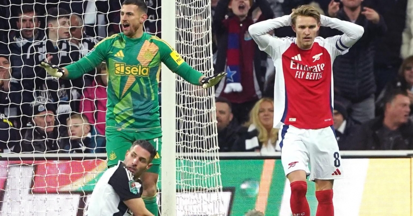 Odegaard đối mặt làn sóng chỉ trích dữ dội sau trận thua của Arsenal trước Newcastle