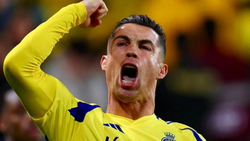 Jamie Carragher chỉ trích Cristiano Ronaldo: Dấu hiệu của sự bất an hay tự tin thái quá?