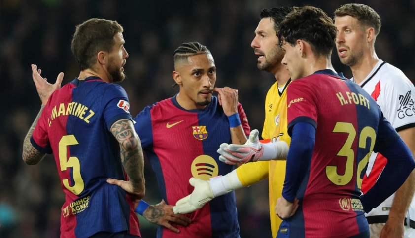HLV Hansi Flick và chính sách kỷ luật thép tại Barcelona: Trường hợp của Jules Kounde