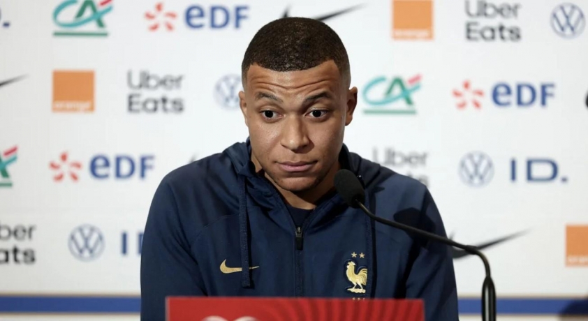 Mâu thuẫn giữa Mbappe và Deschamps: Áp lực đội trưởng và tương lai của Les Bleus