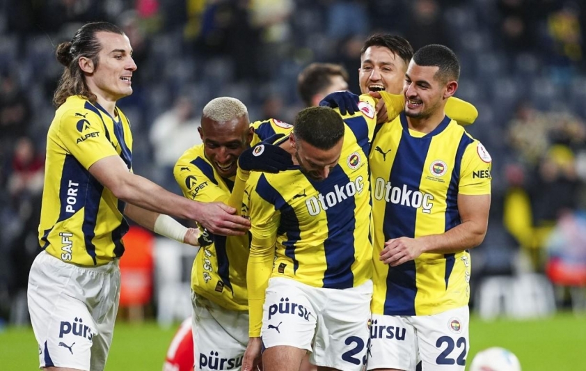 Fenerbahce bất khả chiến bại: 15 trận liên tiếp không thua dưới thời Mourinho