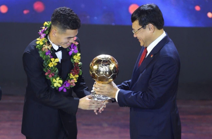 Tiền đạo Nguyễn Tiến Linh: Chàng trai vàng của bóng đá Việt Nam 2024