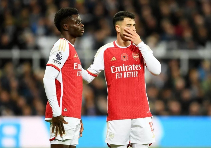 Arsenal đối mặt thách thức lớn khi Saka và Martinelli chấn thương dài hạn