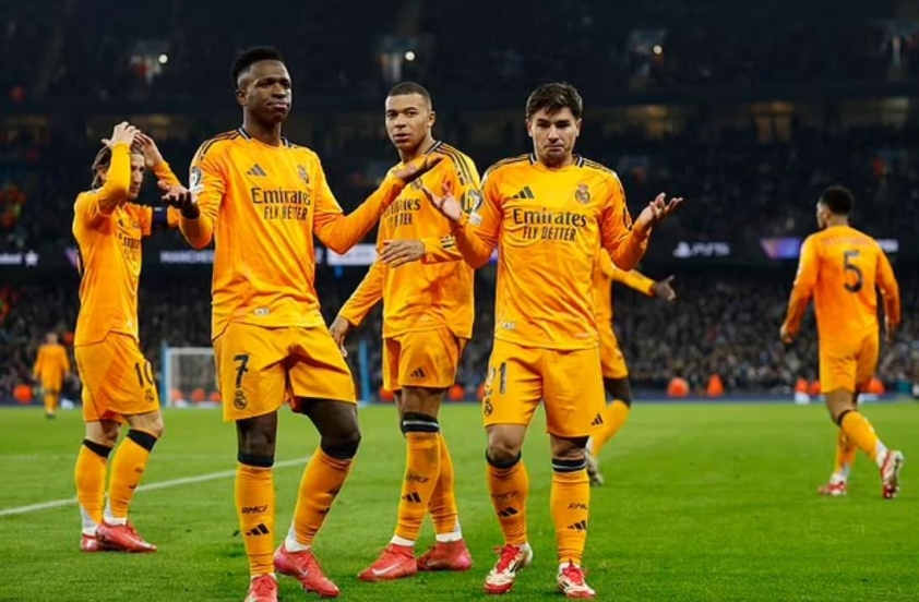 Vết xước trên đầu Pep Guardiola: Áp lực khủng khiếp và tương lai Champions League của Man City