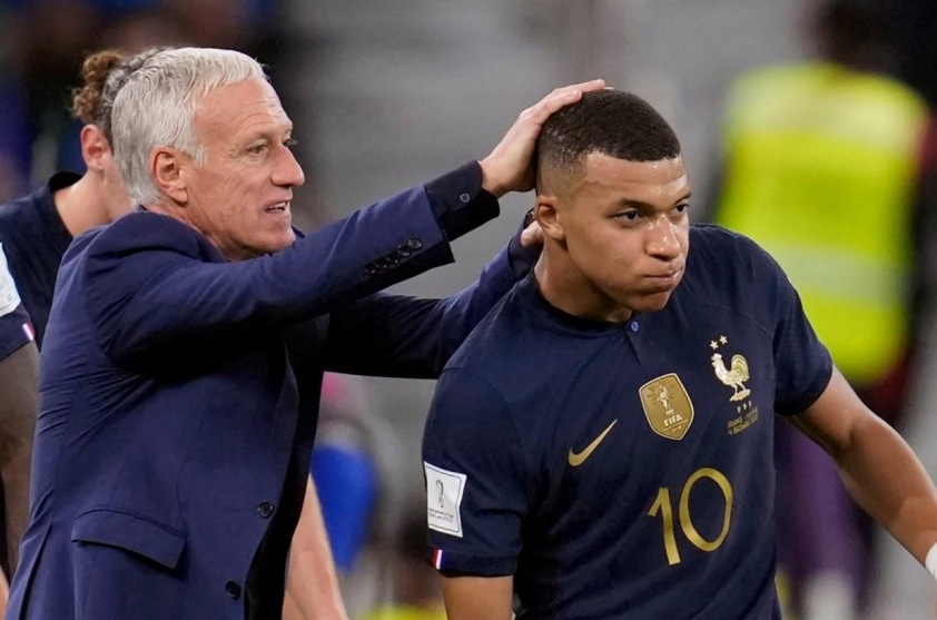 Mâu thuẫn giữa Mbappe và Deschamps: Áp lực đội trưởng và tương lai của Les Bleus