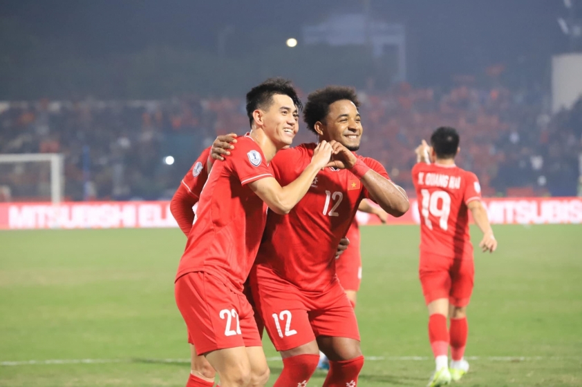 Cuộc đua Quả bóng Vàng Việt Nam 2024: Tiến Linh dẫn đầu, Hoàng Đức bám sát