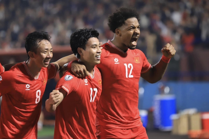 Câu chuyện cổ tích ngắn ngủi nhưng đầy cảm xúc của Xuân Sơn cùng ĐT Việt Nam