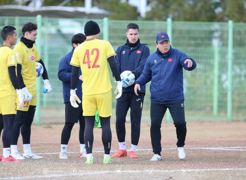 HLV Lee Woon Jae trở lại dẫn dắt thủ môn ĐT Việt Nam, hướng đến Asian Cup 2027