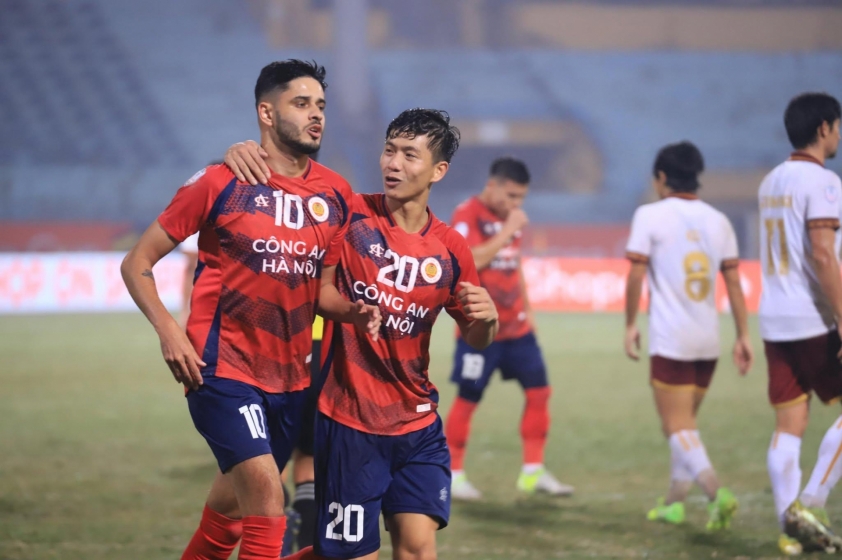 CAHN xuất sắc đánh bại Borneo, toàn thắng 5 trận tại Shopee Cup 2024/25