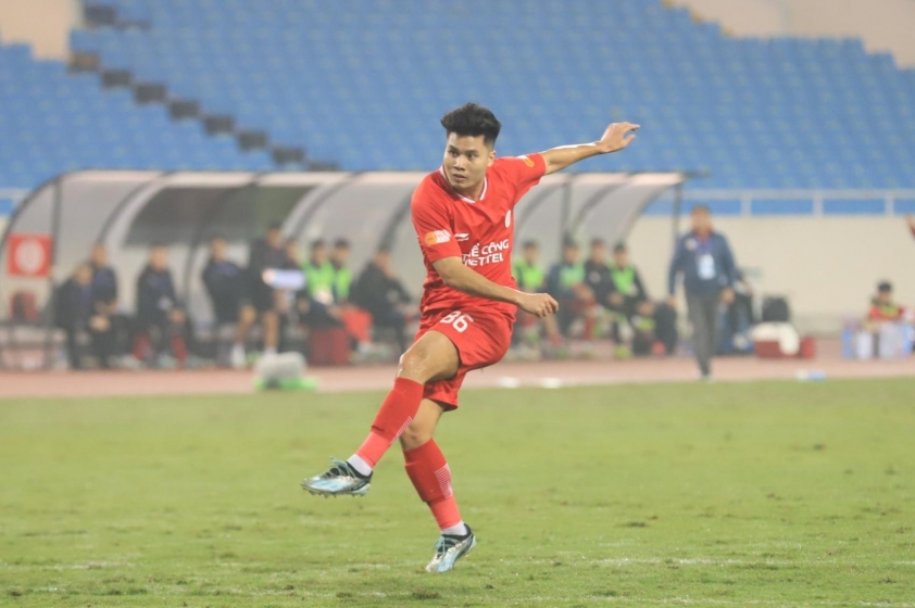 Viettel Vươn Lên Đỉnh BXH V-League 2024/25 Nhờ Chiến Thắng Ngọt Ngào Trước CAHN