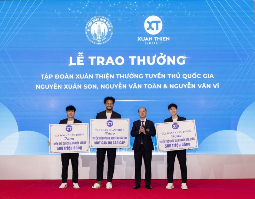 Câu chuyện truyền cảm hứng của Xuân Sơn: Từ lời đề nghị triệu đô đến Vua phá lưới AFF Cup