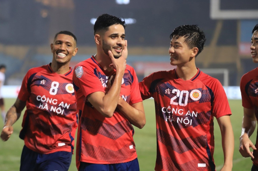 CAHN xuất sắc đánh bại Borneo, toàn thắng 5 trận tại Shopee Cup 2024/25