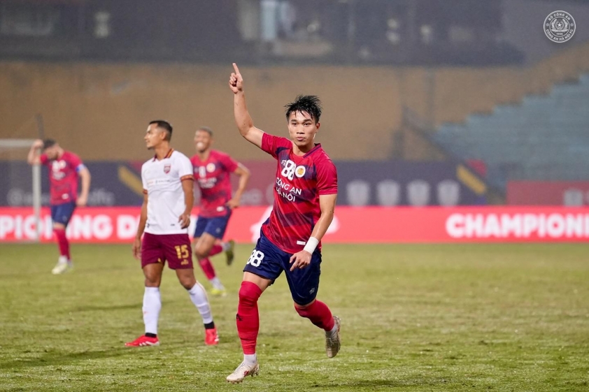 Lê Văn Đô: Ngôi sao sáng của CAHN và tương lai tươi sáng ở Đội tuyển Việt Nam