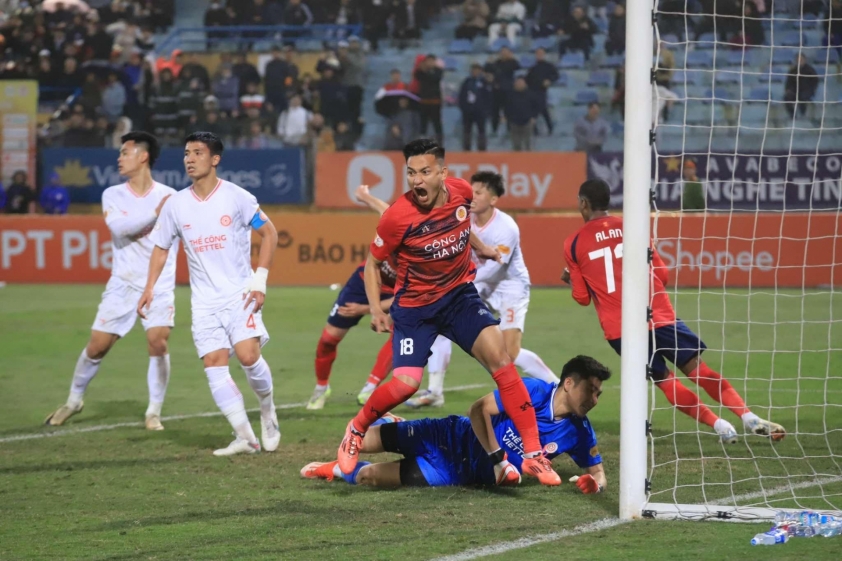 Vòng 15 V-League 2024/25: Cập nhật án phạt và những thông tin đáng chú ý