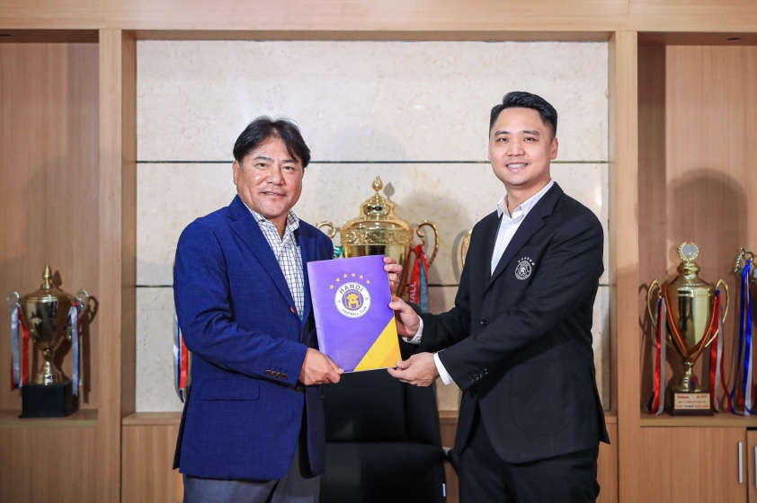 HLV Makoto Teguramori: Kế hoạch đưa cầu thủ Việt Nam ra biển lớn