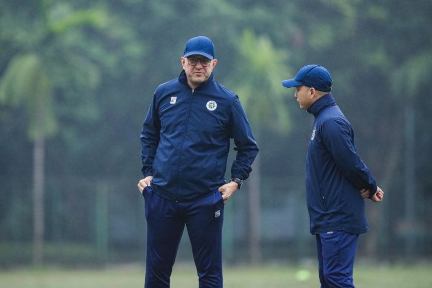 HLV Cristiano Roland dẫn dắt U17 Hà Nội tham dự giải giao hữu quốc tế tại Malaysia và hướng tới VCK U17 châu Á
