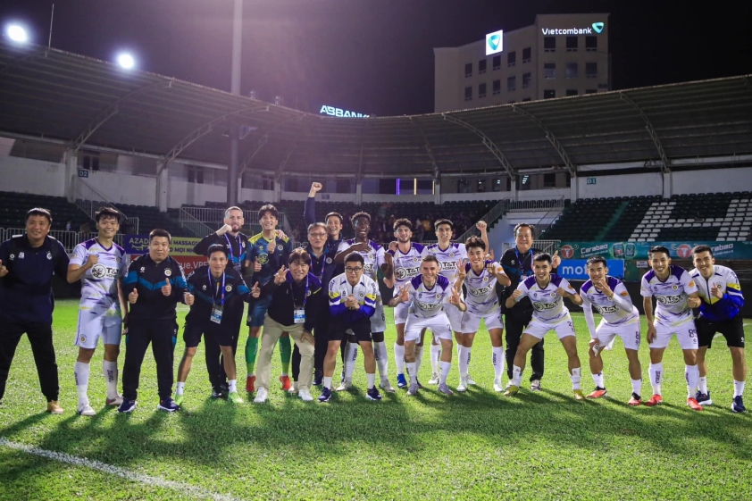 Nguyễn Văn Quyết nhường penalty, ưu tiên chiến thắng tập thể cho Hà Nội FC