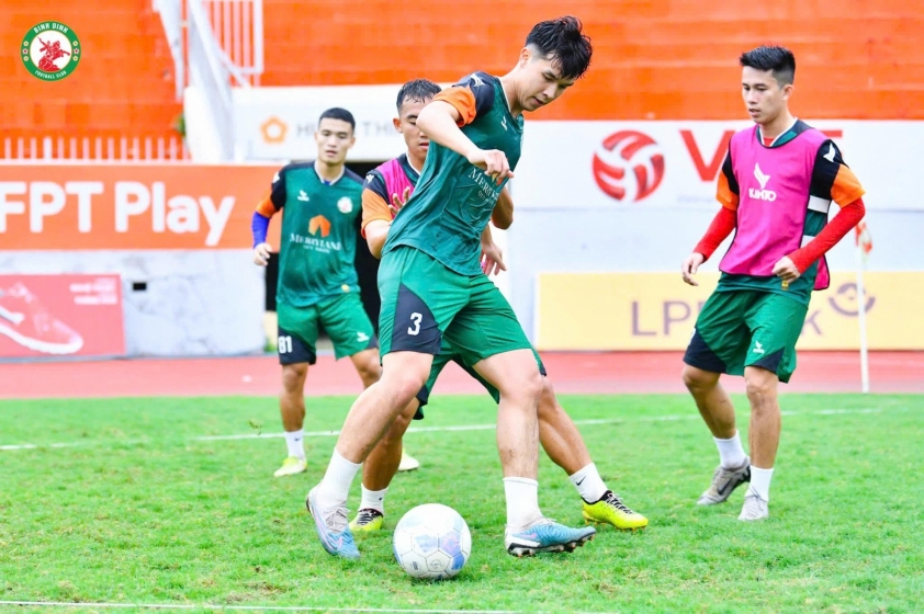 Sân Quy Nhơn đạt chuẩn, nhưng CLB Bình Định vẫn đối mặt thách thức