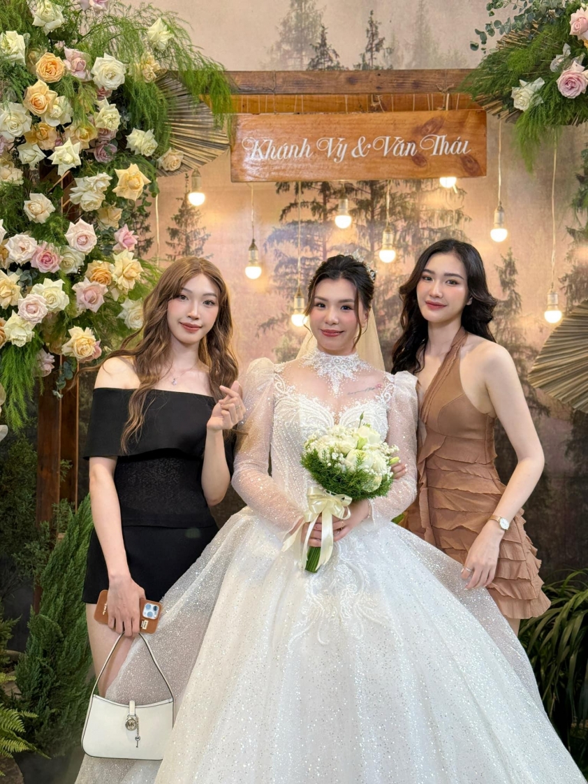 Phan Khánh Vy - Nguyễn Văn Thái: đám cưới ngọt ngào của đôi tuyển thủ bóng chuyền Long An