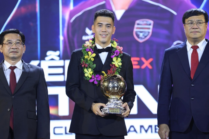 Vòng 15 V-League 2024/25: Đại chiến Viettel - Nam Định và những cuộc đối đầu hấp dẫn