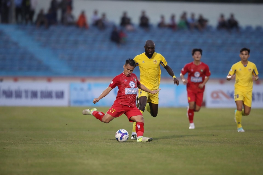 Vòng 14 V-League 2024/25: Những Trận Đấu Hấp Dẫn Đầy Kì Vọng